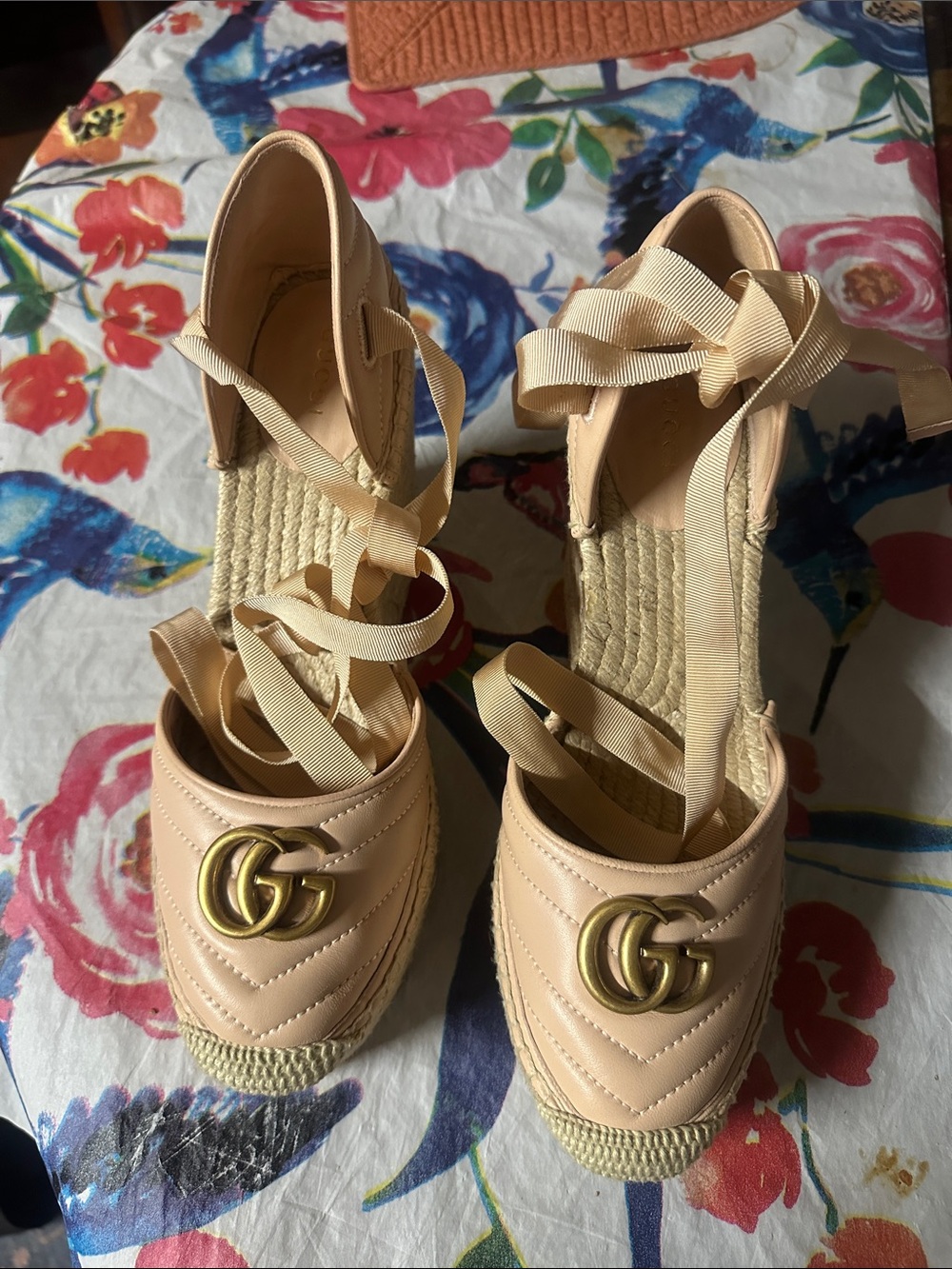 Authentic Gucci - Picture 5 of 14